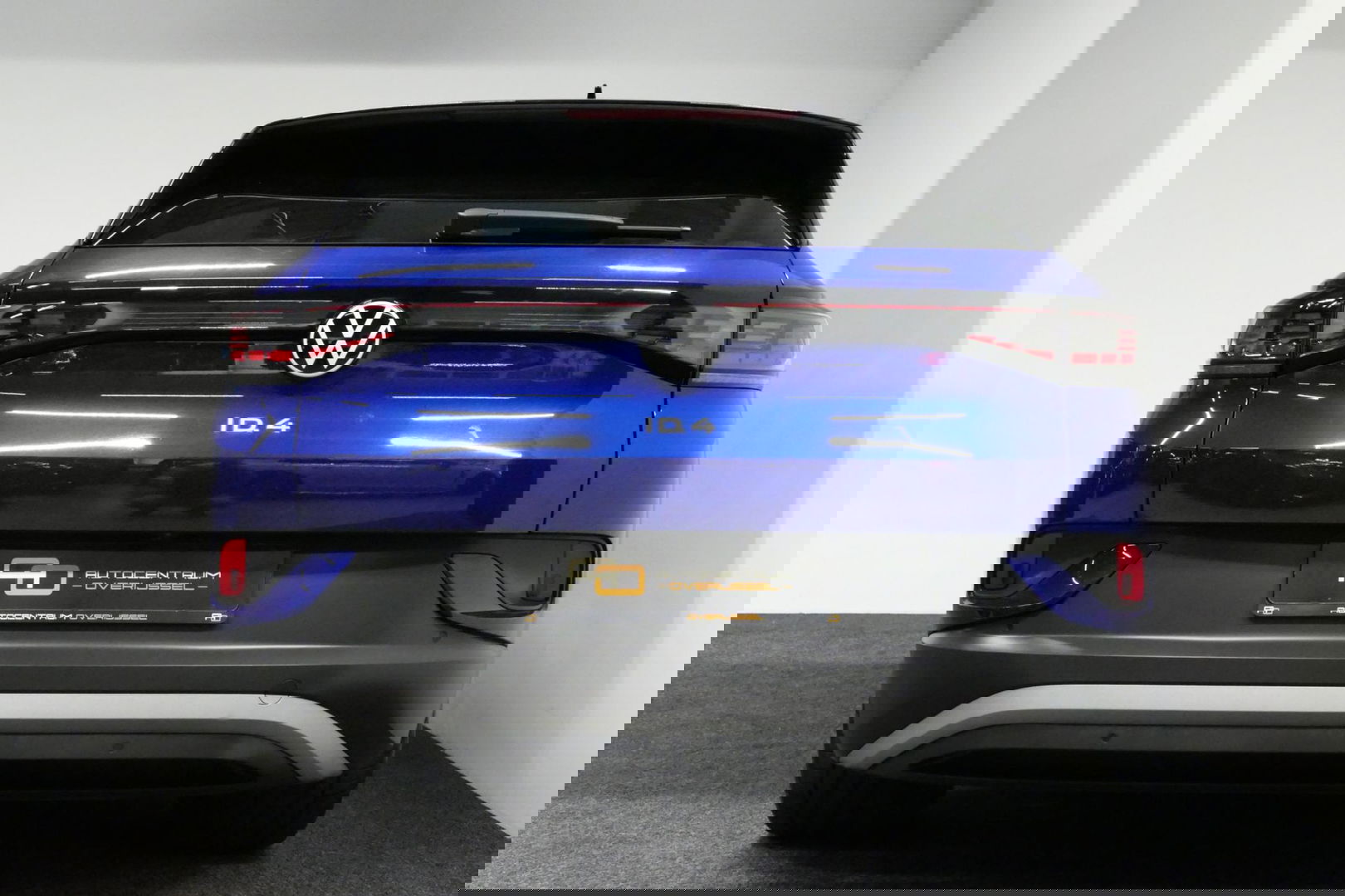 Volkswagen ID.4 First Max 77 kWh / SOH 92% / Panoramadak / Matrix LED IQ.Light / Elektr. verstelbare voorstoelen + memory / HUD Augmented Reality / Rondomzichtcamera / Apple Carplay - Android Auto / Stoelverwarming / 21'' LMV / Keyless / Achteruitrijcamera / Navigatie / 