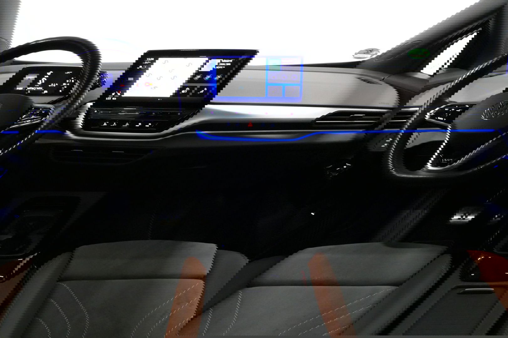 Volkswagen ID.4 First Max 77 kWh / SOH 92% / Panoramadak / Matrix LED IQ.Light / Elektr. verstelbare voorstoelen + memory / HUD Augmented Reality / Rondomzichtcamera / Apple Carplay - Android Auto / Stoelverwarming / 21'' LMV / Keyless / Achteruitrijcamera / Navigatie / 