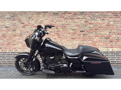 Harley Davidson FLHX Street Glide CVO Blackout Streetglide