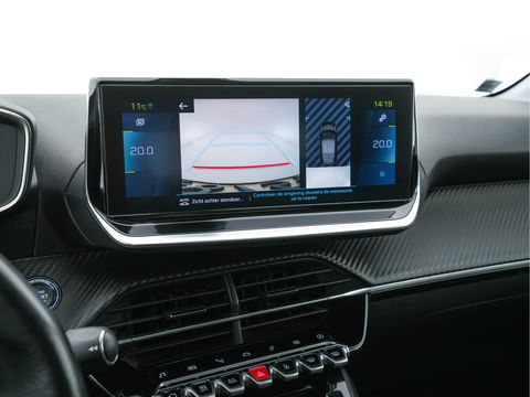 Peugeot e-208 EV Allure 50 kWh {SOH-91%} Aut *FULL-LED | DIGI-COCKPIT | BLINDSPOT | CAMERA | NAVI-FULLMAP | LANE-ASSIST | KEYLESS | DAB | CCS-FASTLOADER | TOP-VIEW | AMBIENT-LIGHT | PRIVACY-GLASS | 17"ALU*