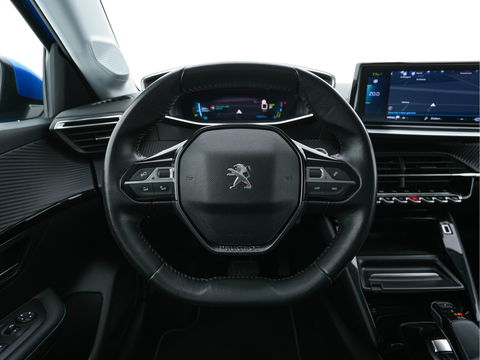Peugeot e-208 EV Allure 50 kWh {SOH-91%} Aut *FULL-LED | DIGI-COCKPIT | BLINDSPOT | CAMERA | NAVI-FULLMAP | LANE-ASSIST | KEYLESS | DAB | CCS-FASTLOADER | TOP-VIEW | AMBIENT-LIGHT | PRIVACY-GLASS | 17"ALU*