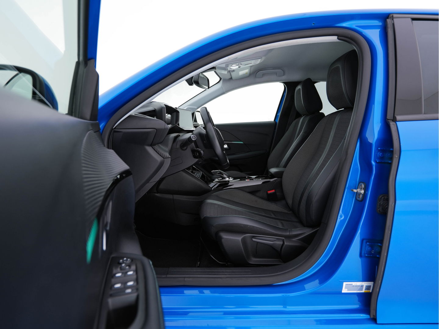 Peugeot e-208 EV Allure 50 kWh {SOH-91%} Aut *FULL-LED | DIGI-COCKPIT | BLINDSPOT | CAMERA | NAVI-FULLMAP | LANE-ASSIST | KEYLESS | DAB | CCS-FASTLOADER | TOP-VIEW | AMBIENT-LIGHT | PRIVACY-GLASS | 17"ALU*