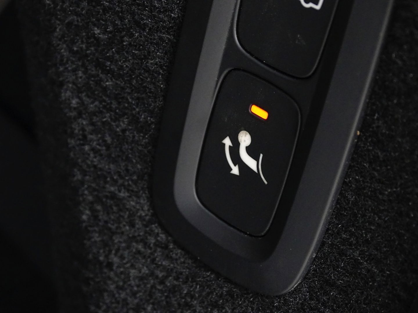 Volvo XC90 T8 390PK / AWD / R-Design / 7-zitter / LED