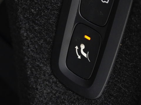 Volvo XC90 T8 390PK / AWD / R-Design / 7-zitter / LED