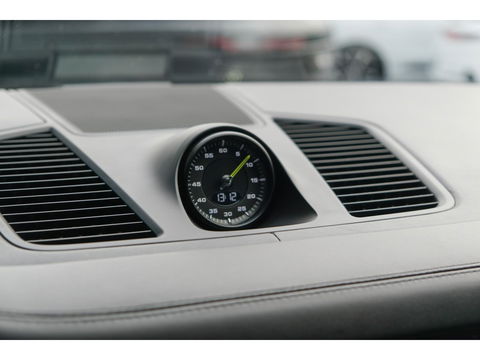 Porsche Cayenne Coupé 3.0 E-Hybrid 462PK Krijtgrijs SportDesign Luchtvering Lightweight Package Carbon Dak 4-wielsturing NLauto