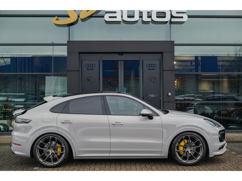 Porsche Cayenne Coupé 3.0 E-Hybrid 462PK Krijtgrijs SportDesign Luchtvering Lightweight Package Carbon Dak 4-wielsturing NLauto