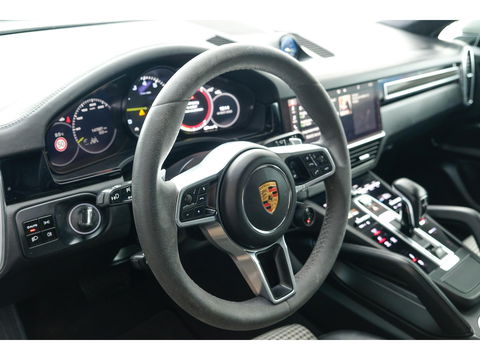 Porsche Cayenne Coupé 3.0 E-Hybrid 462PK Krijtgrijs SportDesign Luchtvering Lightweight Package Carbon Dak 4-wielsturing NLauto
