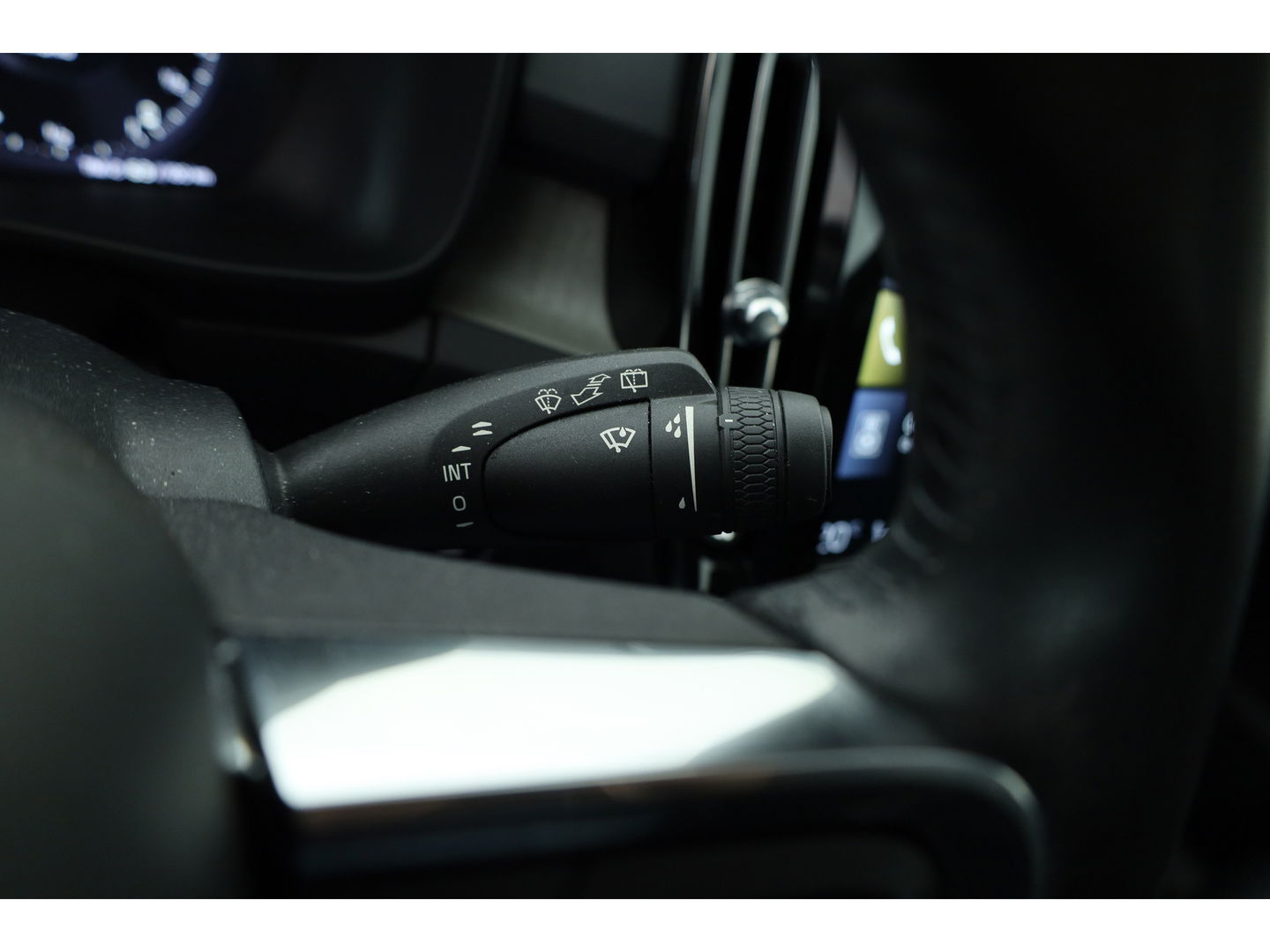 Volvo XC40 1.5 T5 Recharge Inscription | Pano-dak | 360 camera | Trekhaak | H&K audio | ACC+Blis | Stoel + stuurverwarming |