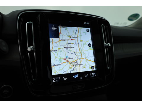 Volvo XC40 1.5 T5 Recharge Inscription | Pano-dak | 360 camera | Trekhaak | H&K audio | ACC+Blis | Stoel + stuurverwarming |