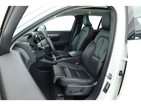 Volvo XC40 1.5 T5 Recharge Inscription | Pano-dak | 360 camera | Trekhaak | H&K audio | ACC+Blis | Stoel + stuurverwarming |