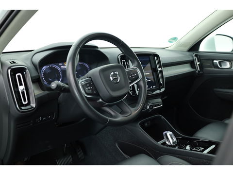 Volvo XC40 1.5 T5 Recharge Inscription | Pano-dak | 360 camera | Trekhaak | H&K audio | ACC+Blis | Stoel + stuurverwarming |