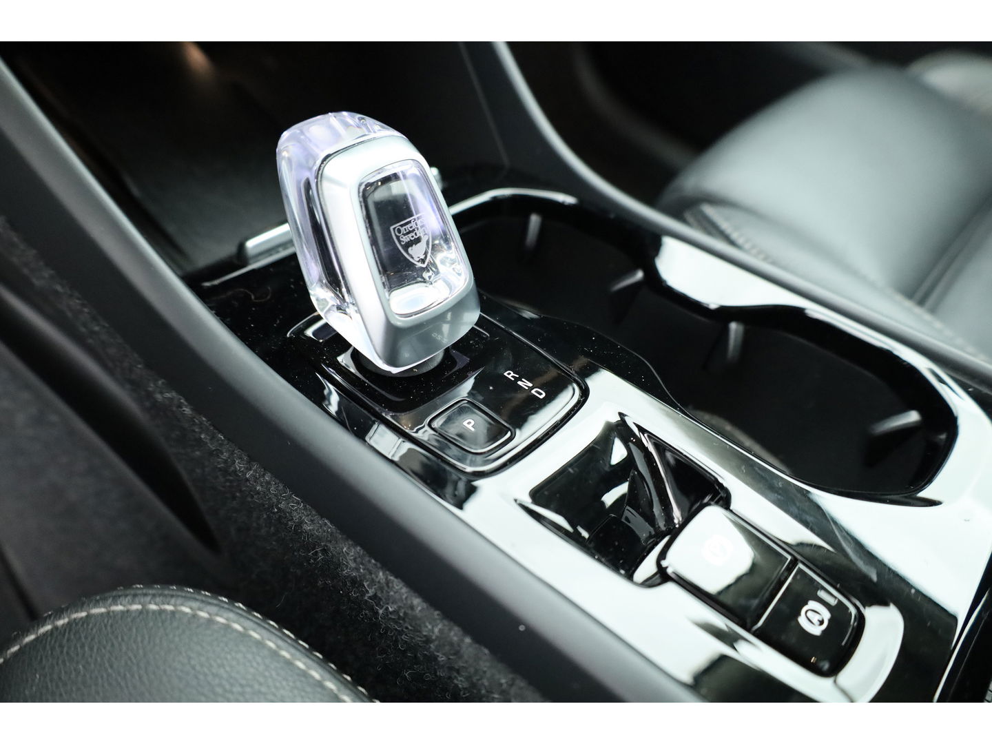 Volvo XC40 1.5 T5 Recharge Inscription | Pano-dak | 360 camera | Trekhaak | H&K audio | ACC+Blis | Stoel + stuurverwarming |