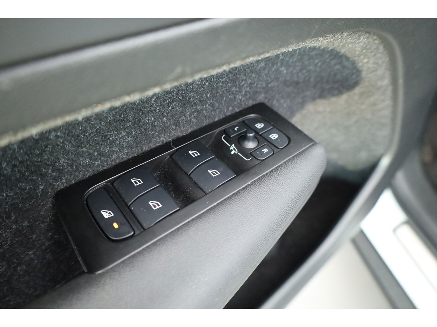 Volvo XC40 1.5 T5 Recharge Inscription | Pano-dak | 360 camera | Trekhaak | H&K audio | ACC+Blis | Stoel + stuurverwarming |