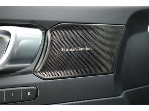 Volvo XC40 1.5 T5 Recharge Inscription | Pano-dak | 360 camera | Trekhaak | H&K audio | ACC+Blis | Stoel + stuurverwarming |