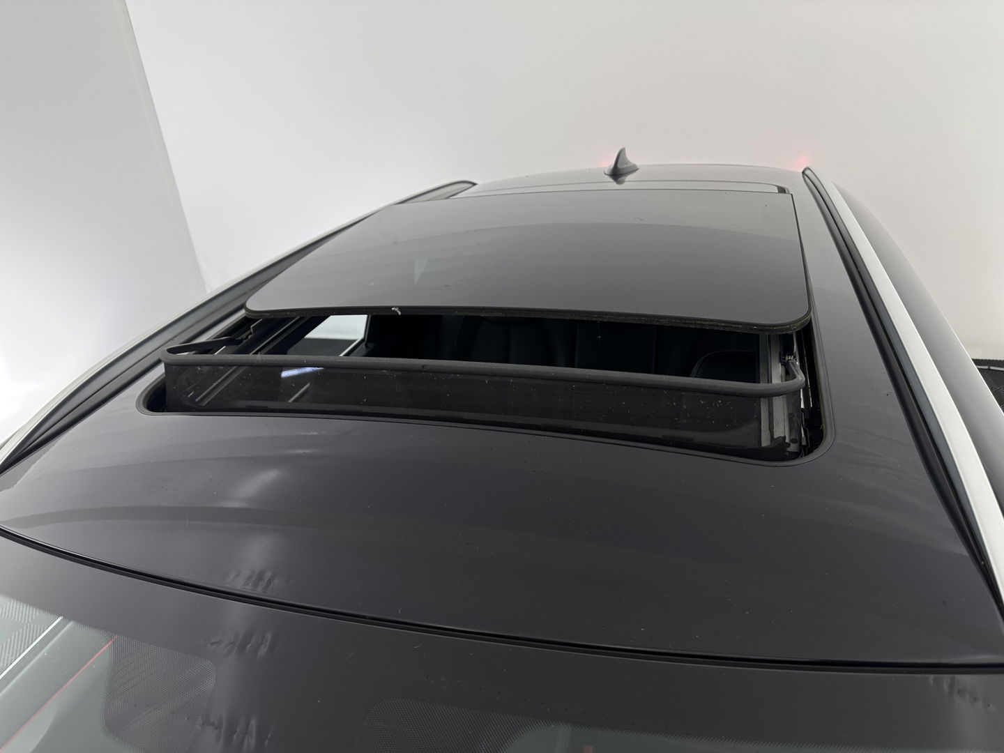 BMW 2 Serie Active Tourer 225xeHigh Executive Centennial (Plug-In) Aut. *PANO | LEATHER | FULL-LED | ADAPTIVE-CRUISE | HEATED-SPORTSEATS | NAVI-FULLMAP | HIFI-SOUND | KEYLESS | PRIVACY-GLASS | PDC | TOWBAR | 18''ALU*