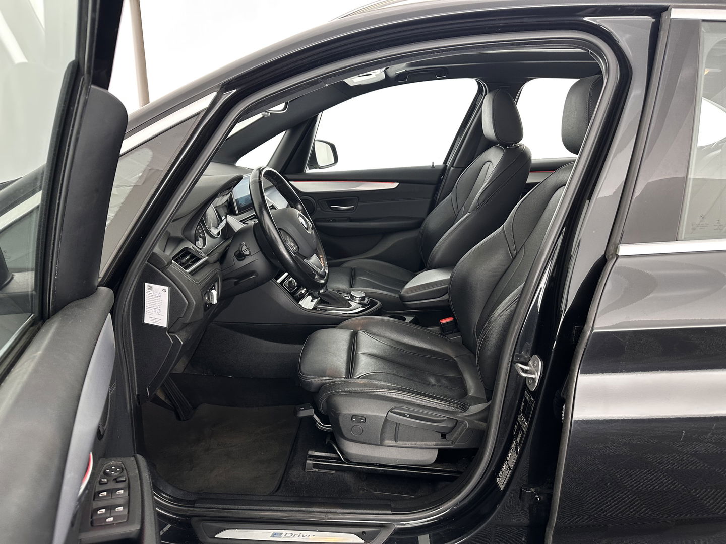 BMW 2 Serie Active Tourer 225xeHigh Executive Centennial (Plug-In) Aut. *PANO | LEATHER | FULL-LED | ADAPTIVE-CRUISE | HEATED-SPORTSEATS | NAVI-FULLMAP | HIFI-SOUND | KEYLESS | PRIVACY-GLASS | PDC | TOWBAR | 18''ALU*