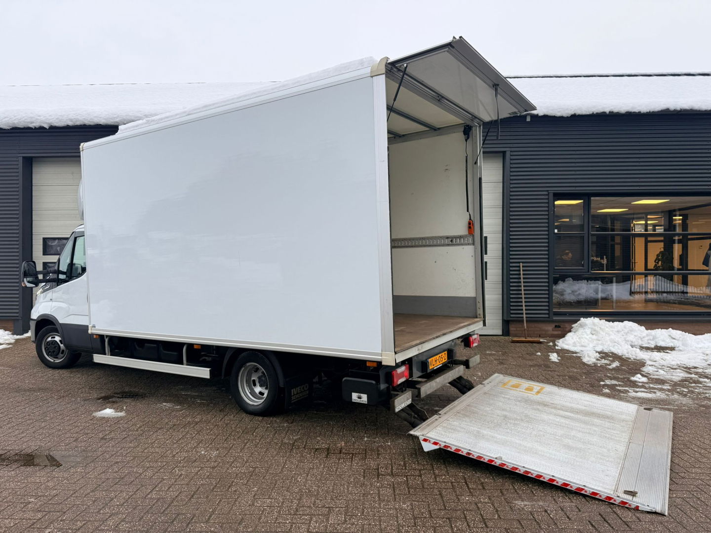 Iveco Daily 40C18 3.0 Hi-Matic Automaat Euro 6 Bakwagen - Laadklep - Cruise