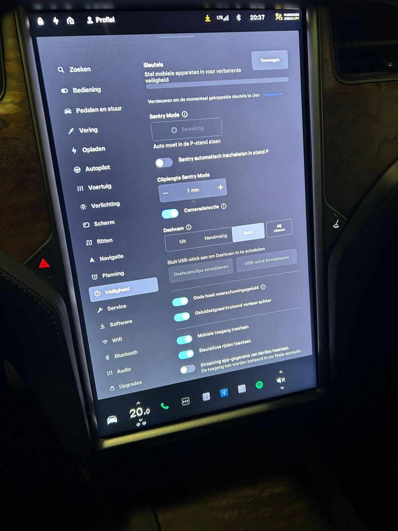 Tesla Model X Long Range / SOH 86% / Lederen bekleding / Trekhaak / Autopilot / Carbon pakket / Camera / Stoelen+stuurwiel verwarming / Luchtvering