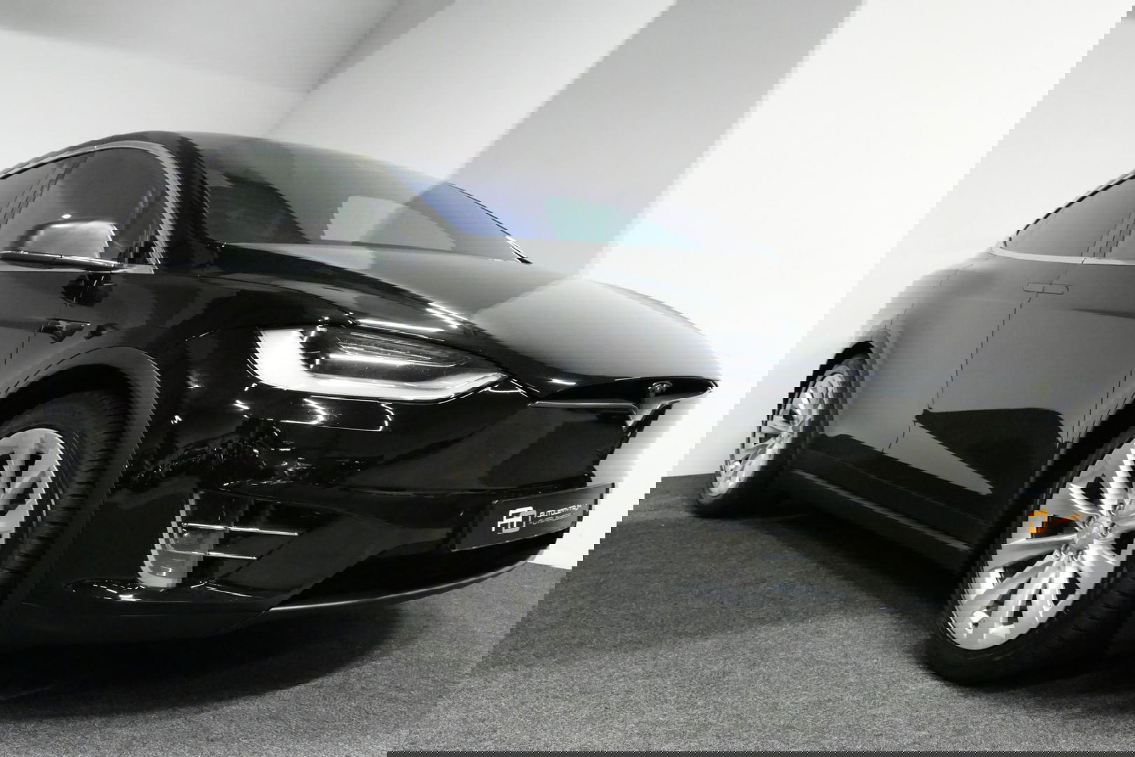 Tesla Model X Long Range / SOH 86% / Lederen bekleding / Trekhaak / Autopilot / Carbon pakket / Camera / Stoelen+stuurwiel verwarming / Luchtvering