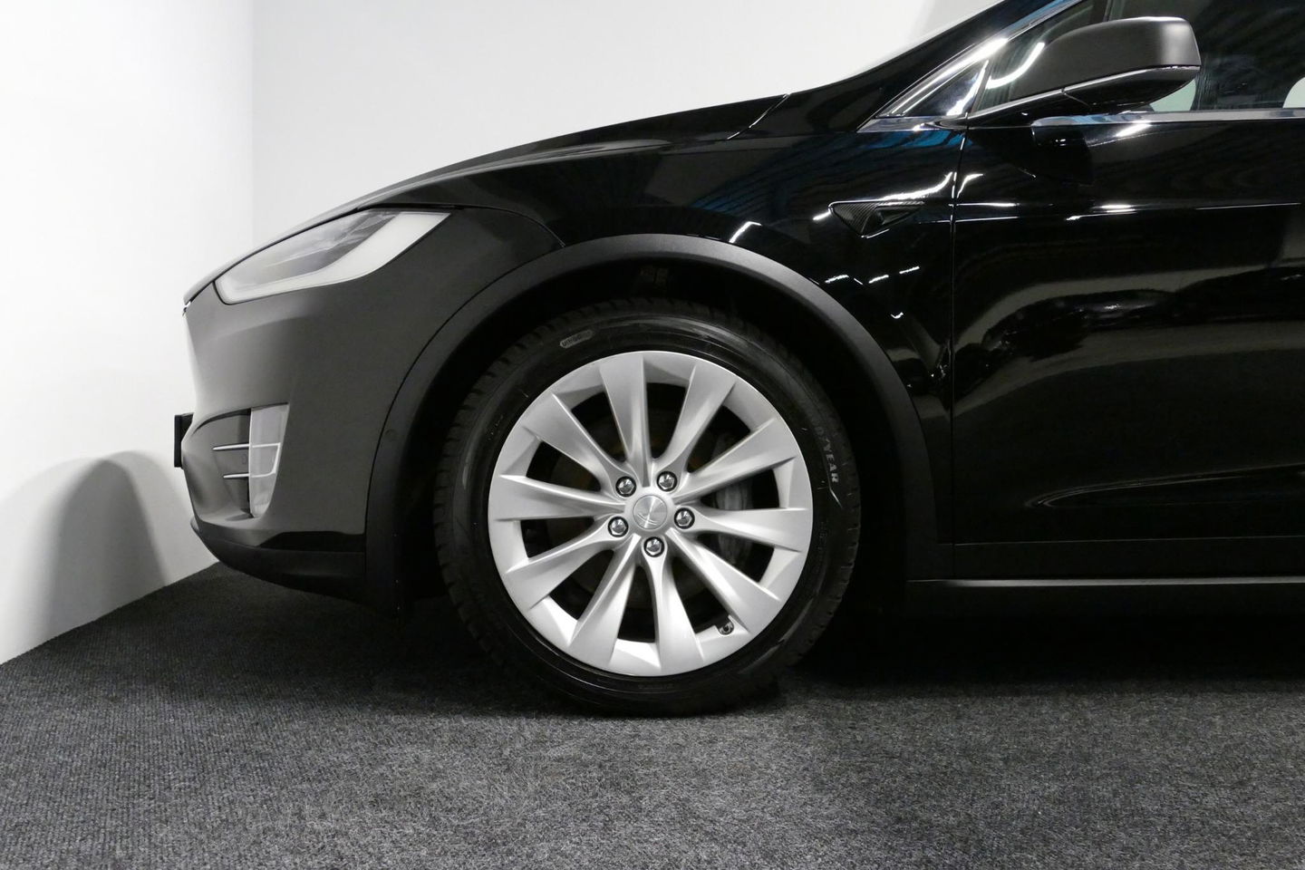 Tesla Model X Long Range / SOH 86% / Lederen bekleding / Trekhaak / Autopilot / Carbon pakket / Camera / Stoelen+stuurwiel verwarming / Luchtvering