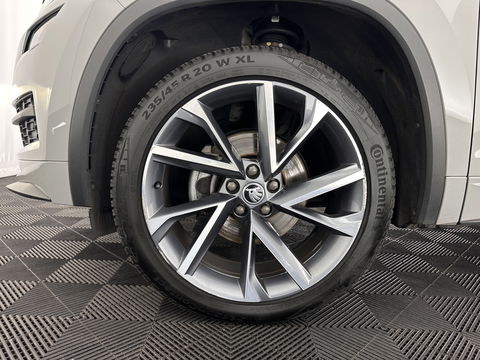 Škoda Kodiaq 1.5 TSI Sportline Business (INCL-BTW) Aut. *PANO | LEATHER-MICROFIBRE | FULL-LED | MEMORY-PACK | DIGI-COCKPIT | NAVI-FULLMAP | CAMERA | DAB+ | AMBIENT-LIGHT | KEYLESS | DAB+ | CARPLAY | PRIVACY-GLASS | 20"ALU*