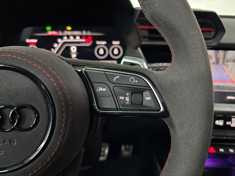 Audi A3 Sportback 2.5 TFSI RS 3 quattro Performance*Memory*Massage*Pano*B&O