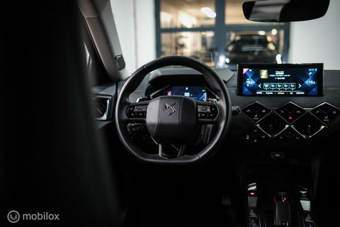 DS DS 3 Crossback 1.2 PureTech Louvre | Unieke uitvoering | Leder | Stoelverwarming | Cruise | Camera 360 | Rijklaarprijs |