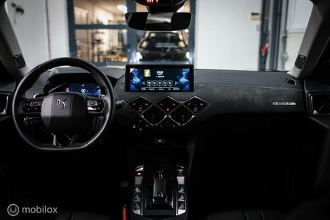 DS DS 3 Crossback 1.2 PureTech Louvre | Unieke uitvoering | Leder | Stoelverwarming | Cruise | Camera 360 | Rijklaarprijs |