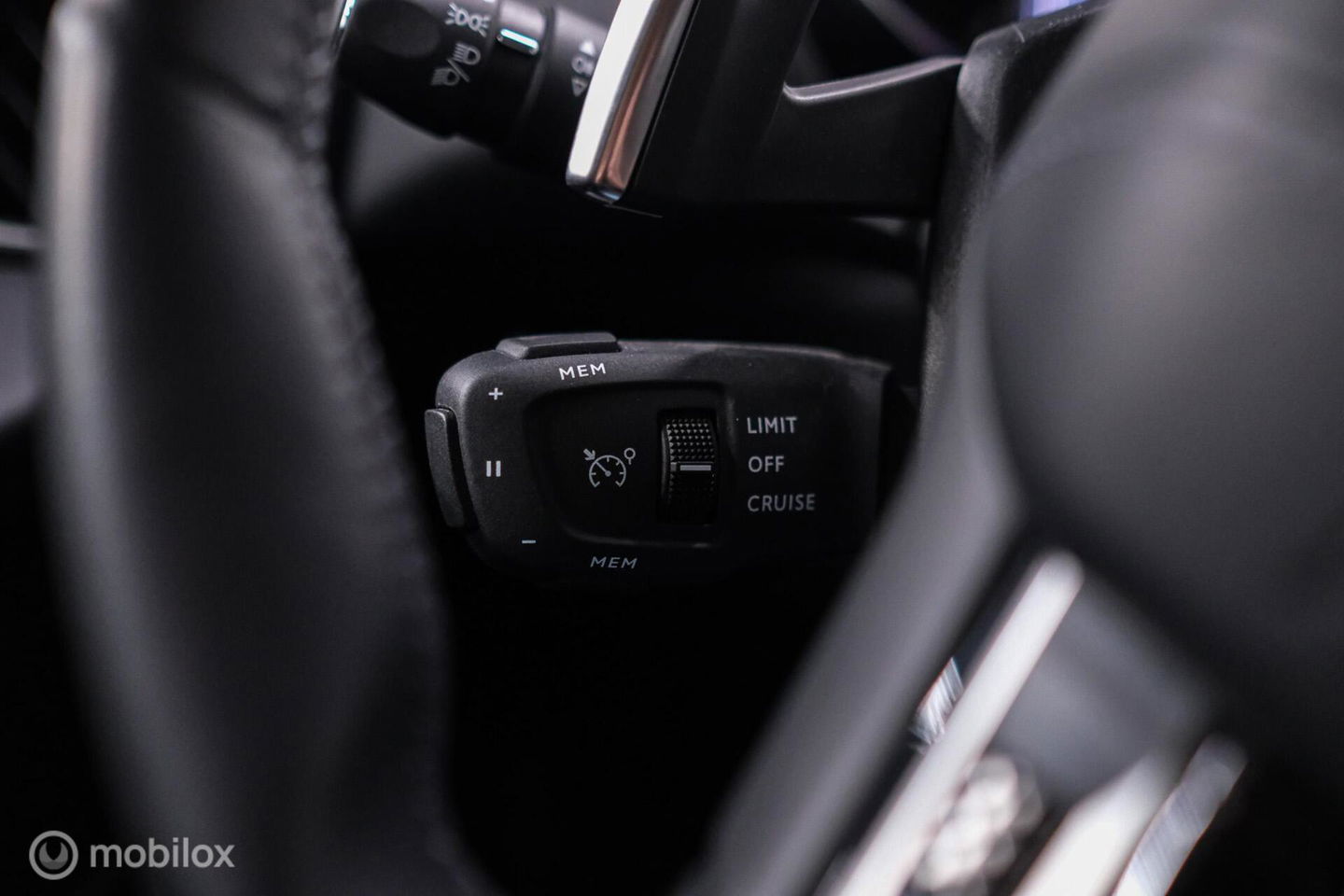 DS DS 3 Crossback 1.2 PureTech Louvre | Unieke uitvoering | Leder | Stoelverwarming | Cruise | Camera 360 | Rijklaarprijs |