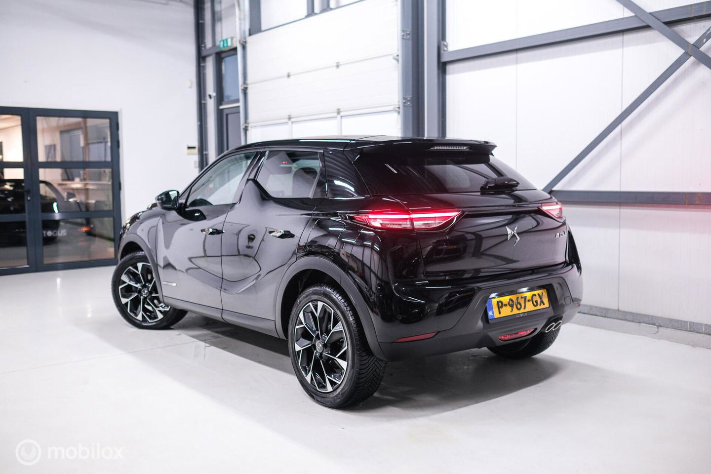 DS DS 3 Crossback 1.2 PureTech Louvre | Unieke uitvoering | Leder | Stoelverwarming | Cruise | Camera 360 | Rijklaarprijs |