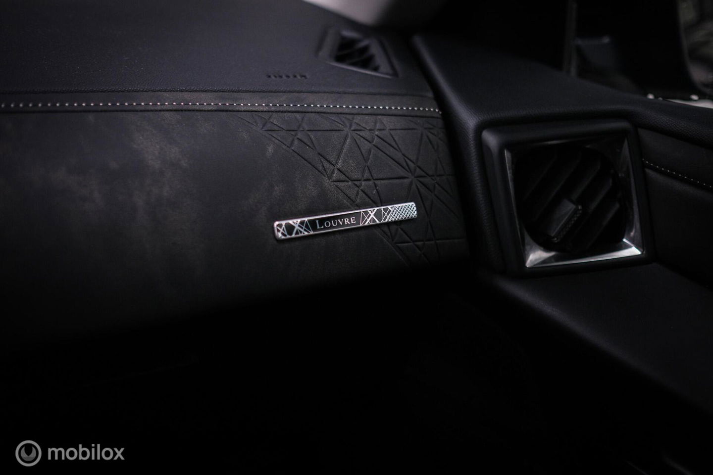 DS DS 3 Crossback 1.2 PureTech Louvre | Unieke uitvoering | Leder | Stoelverwarming | Cruise | Camera 360 | Rijklaarprijs |