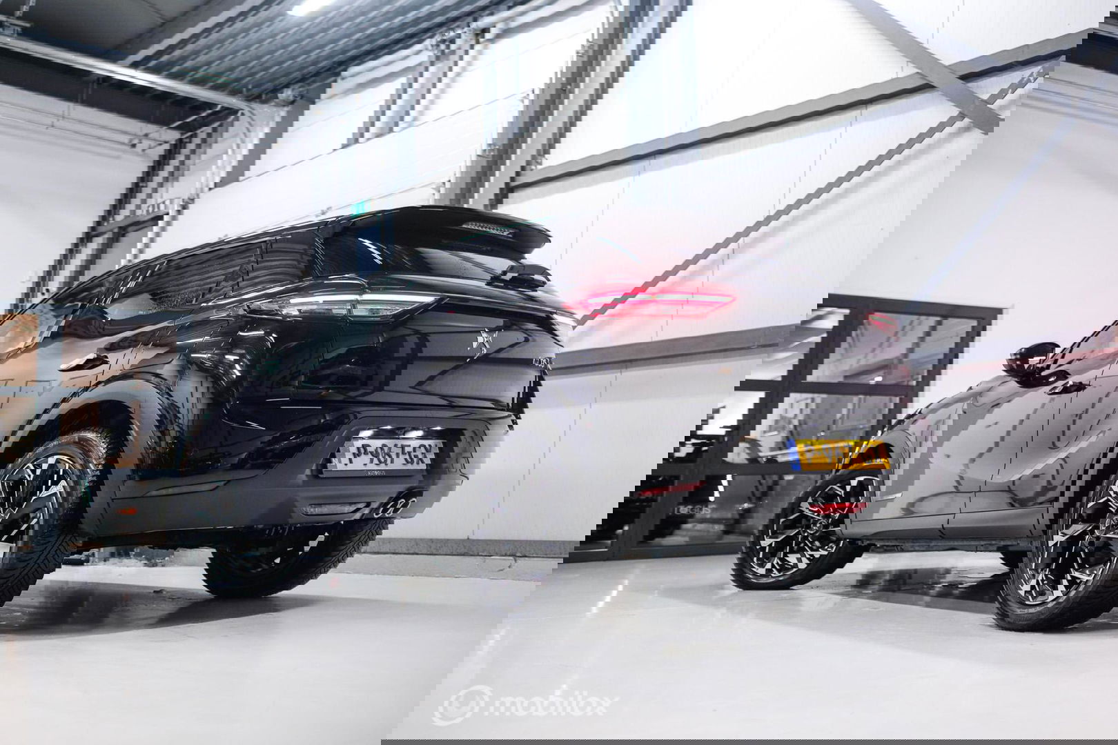 DS DS 3 Crossback 1.2 PureTech Louvre | Unieke uitvoering | Leder | Stoelverwarming | Cruise | Camera 360 | Rijklaarprijs |