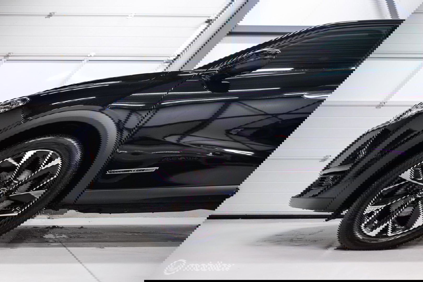 DS DS 3 Crossback 1.2 PureTech Louvre | Unieke uitvoering | Leder | Stoelverwarming | Cruise | Camera 360 | Rijklaarprijs |