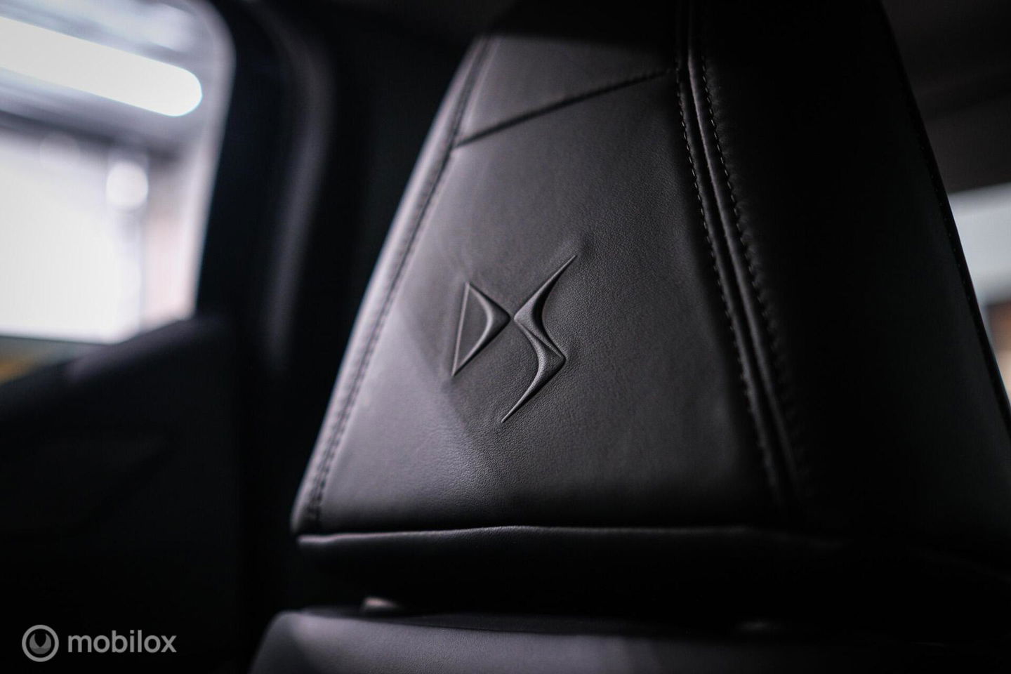 DS DS 3 Crossback 1.2 PureTech Louvre | Unieke uitvoering | Leder | Stoelverwarming | Cruise | Camera 360 | Rijklaarprijs |