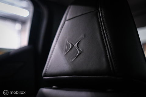 DS DS 3 Crossback 1.2 PureTech Louvre | Unieke uitvoering | Leder | Stoelverwarming | Cruise | Camera 360 | Rijklaarprijs |