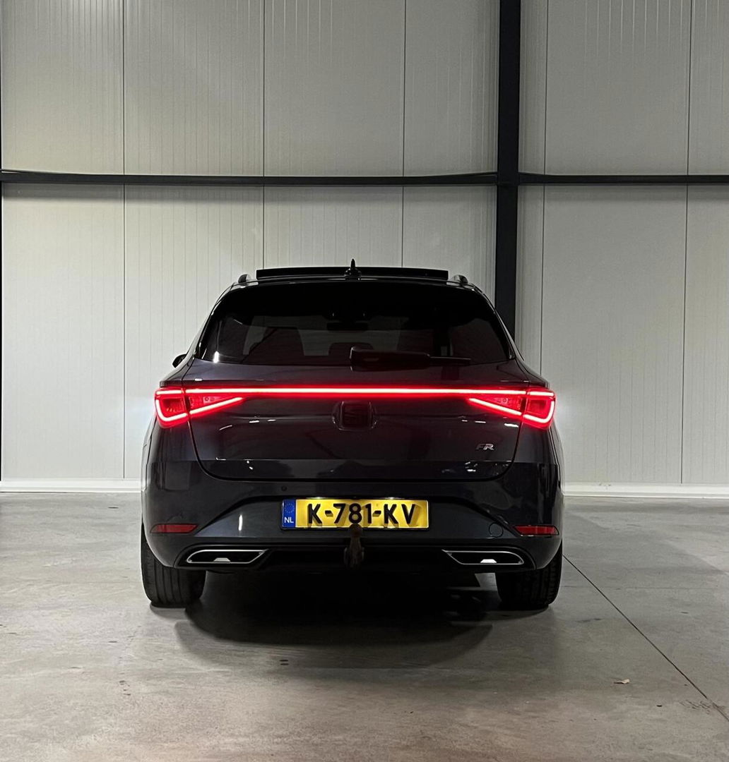 SEAT Leon Sportstourer 1.5 eTSI FR Pano Memory Trekhaak VOL!