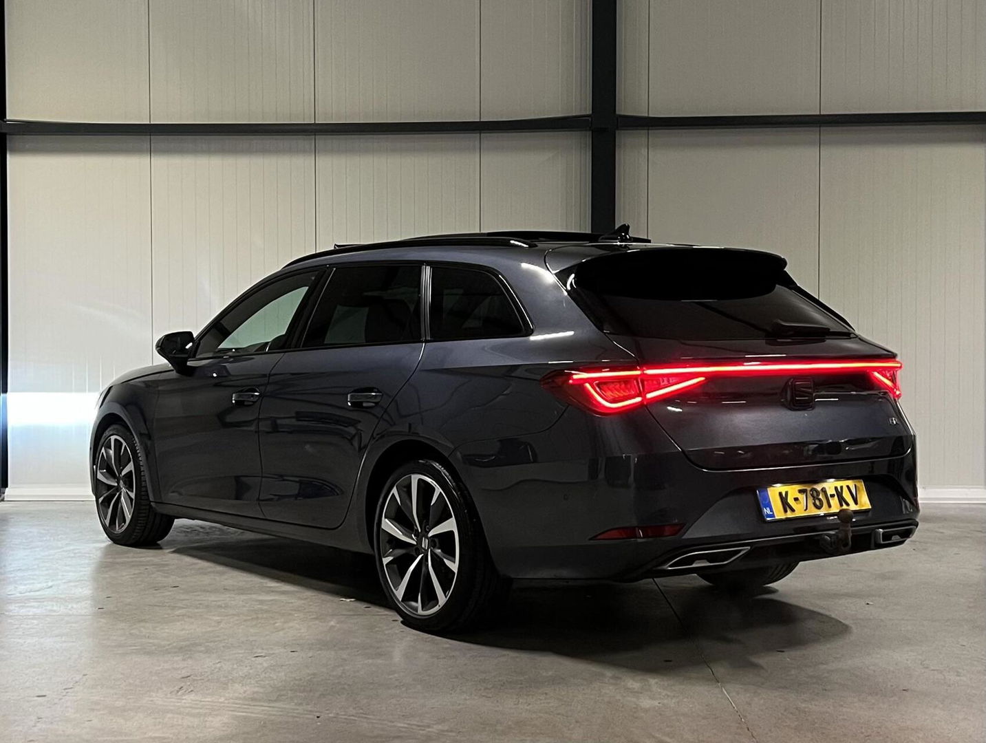 SEAT Leon Sportstourer 1.5 eTSI FR Pano Memory Trekhaak VOL!