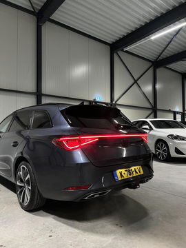SEAT Leon Sportstourer 1.5 eTSI FR Pano Memory Trekhaak VOL!