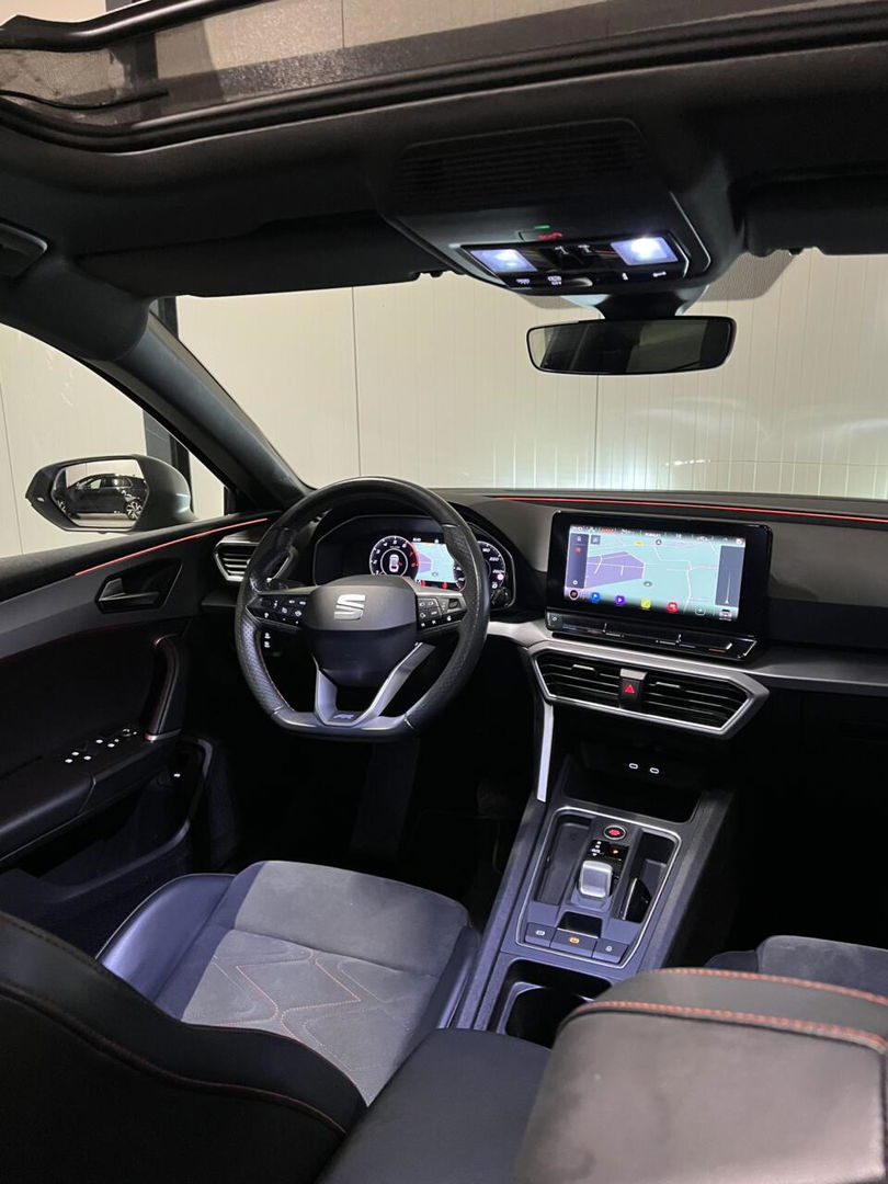 SEAT Leon Sportstourer 1.5 eTSI FR Pano Memory Trekhaak VOL!