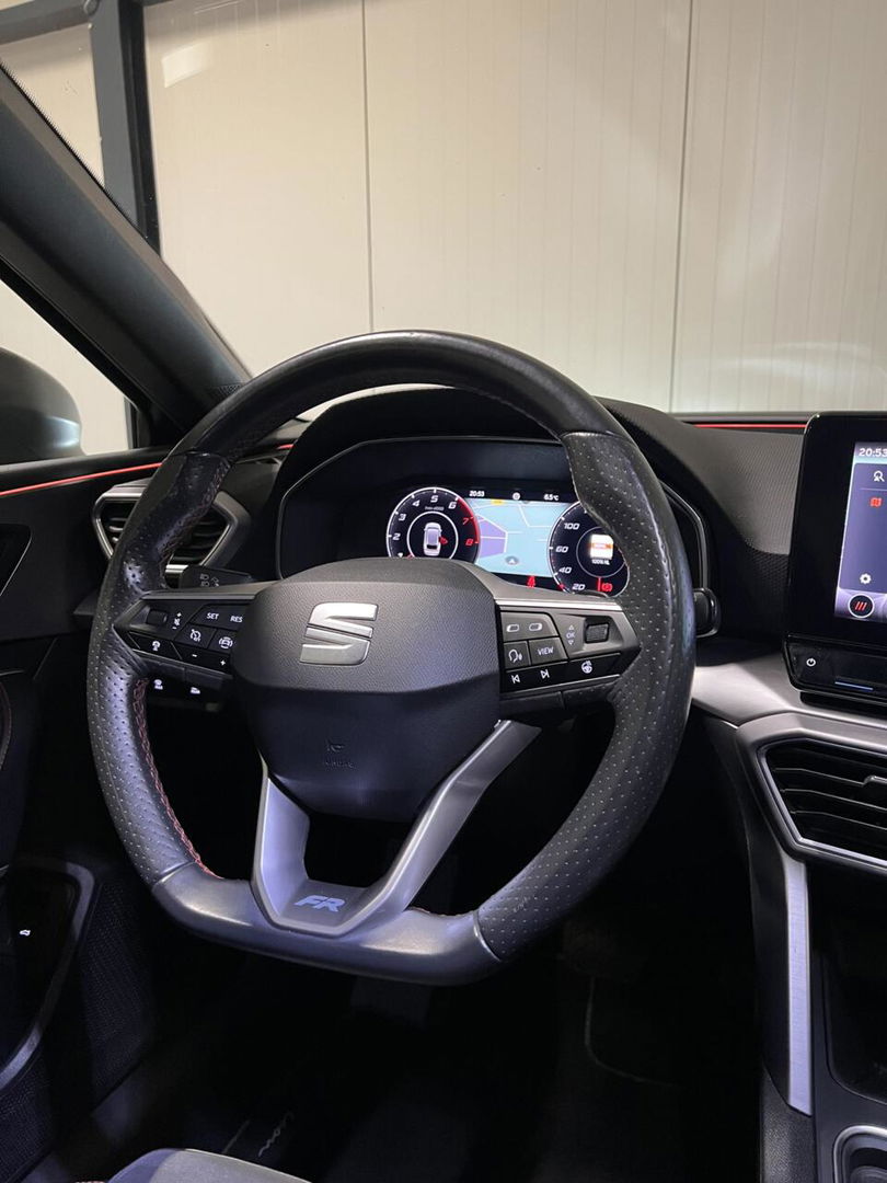 SEAT Leon Sportstourer 1.5 eTSI FR Pano Memory Trekhaak VOL!