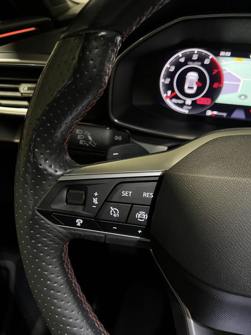 SEAT Leon Sportstourer 1.5 eTSI FR Pano Memory Trekhaak VOL!