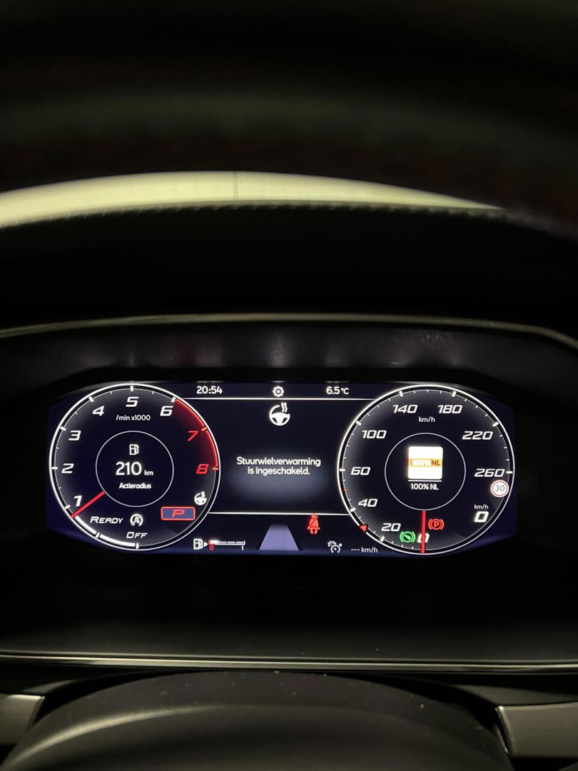 SEAT Leon Sportstourer 1.5 eTSI FR Pano Memory Trekhaak VOL!