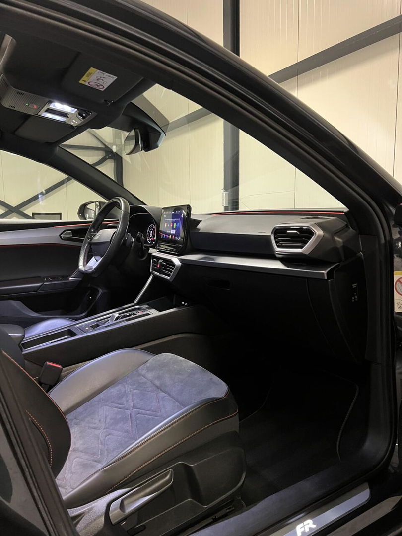 SEAT Leon Sportstourer 1.5 eTSI FR Pano Memory Trekhaak VOL!