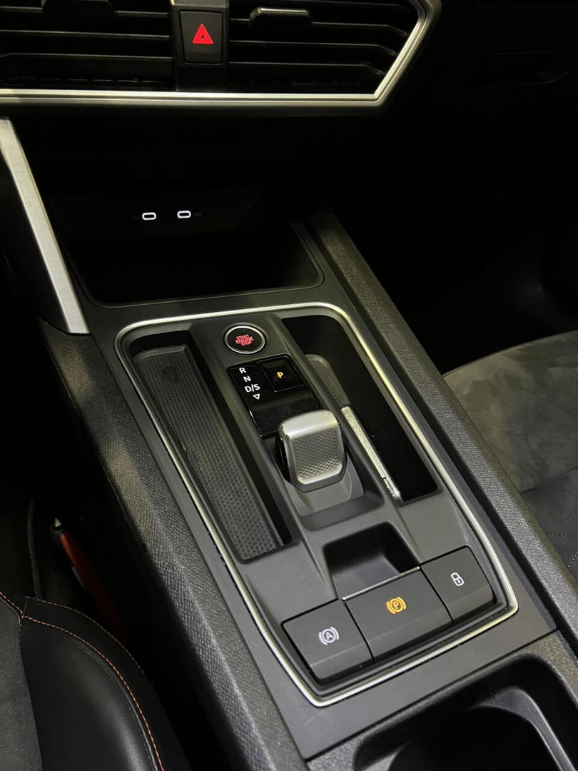 SEAT Leon Sportstourer 1.5 eTSI FR Pano Memory Trekhaak VOL!