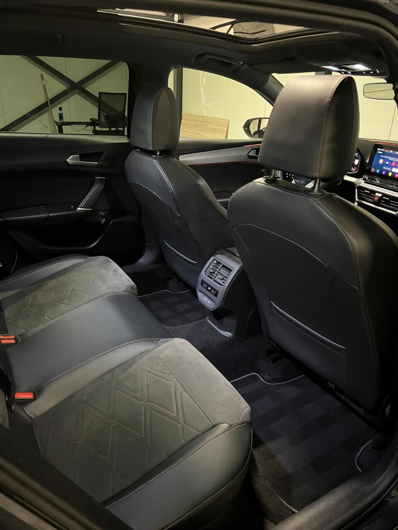 SEAT Leon Sportstourer 1.5 eTSI FR Pano Memory Trekhaak VOL!