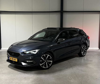 SEAT Leon Sportstourer 1.5 eTSI FR Pano Memory Trekhaak VOL!
