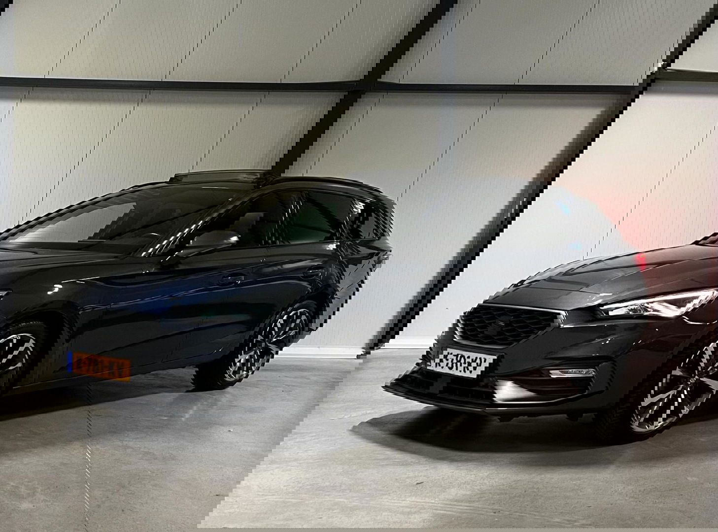 SEAT Leon Sportstourer 1.5 eTSI FR Pano Memory Trekhaak VOL!