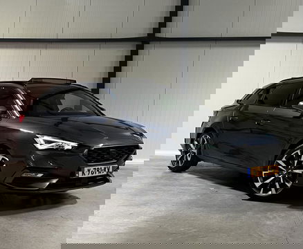 SEAT Leon Sportstourer 1.5 eTSI FR Pano Memory Trekhaak VOL!