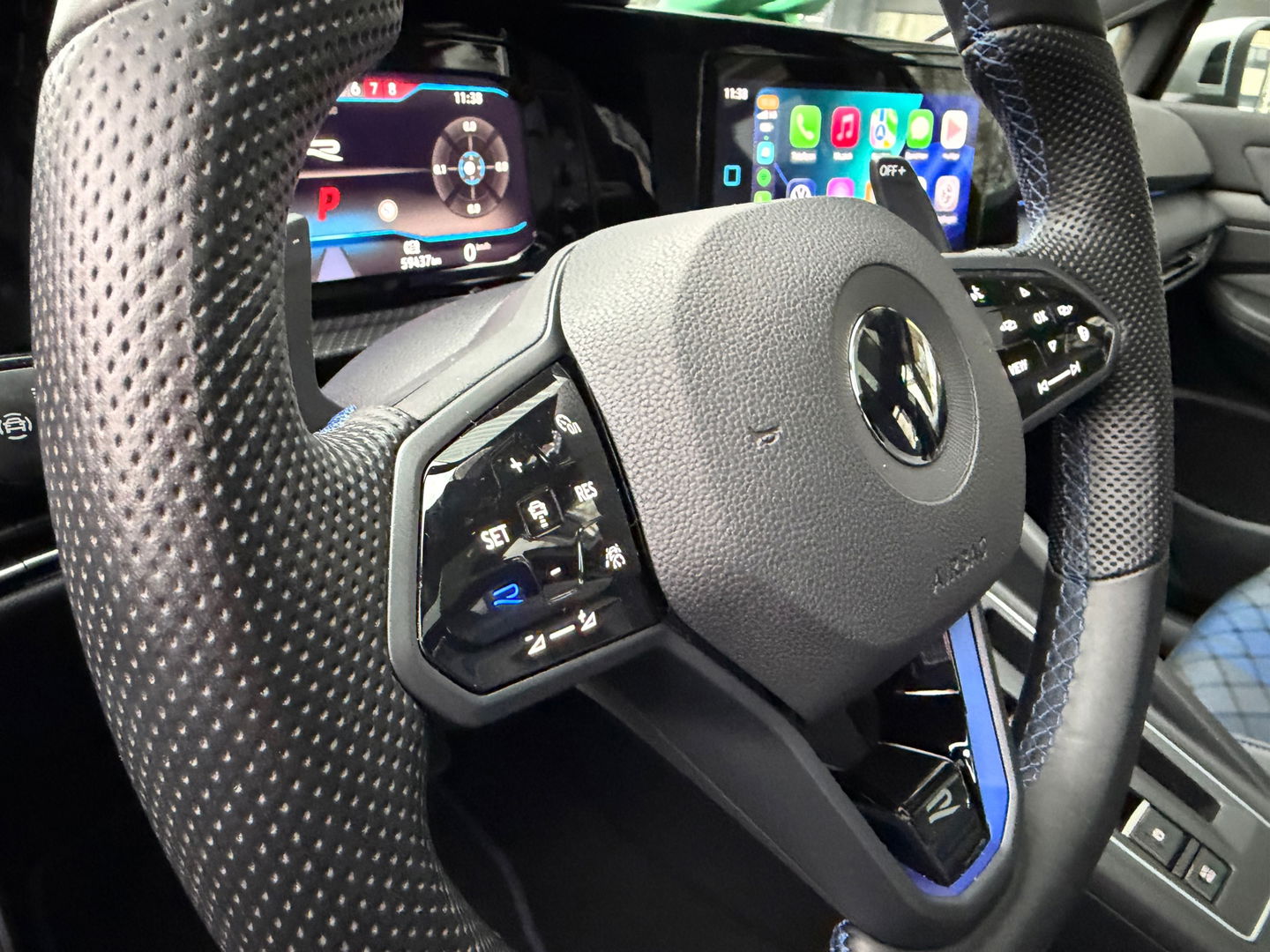 Volkswagen Golf 2.0 TSI R 4Motion 320PK|Pano|Carpay|Camera|ACC