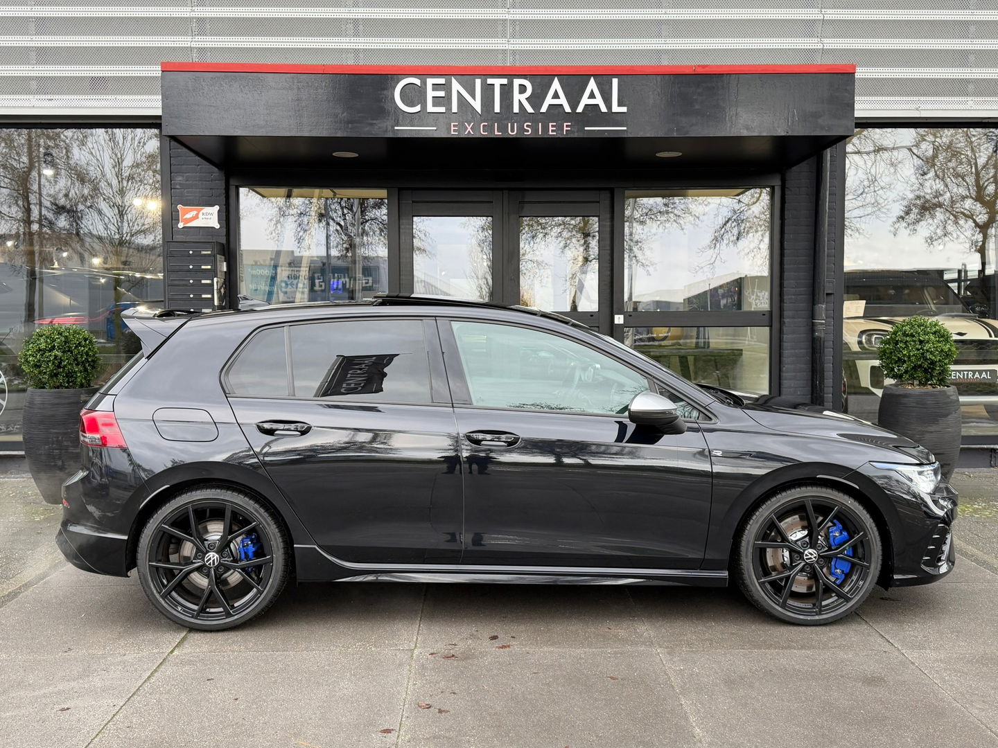 Volkswagen Golf 2.0 TSI R 4Motion 320PK|Pano|Carpay|Camera|ACC